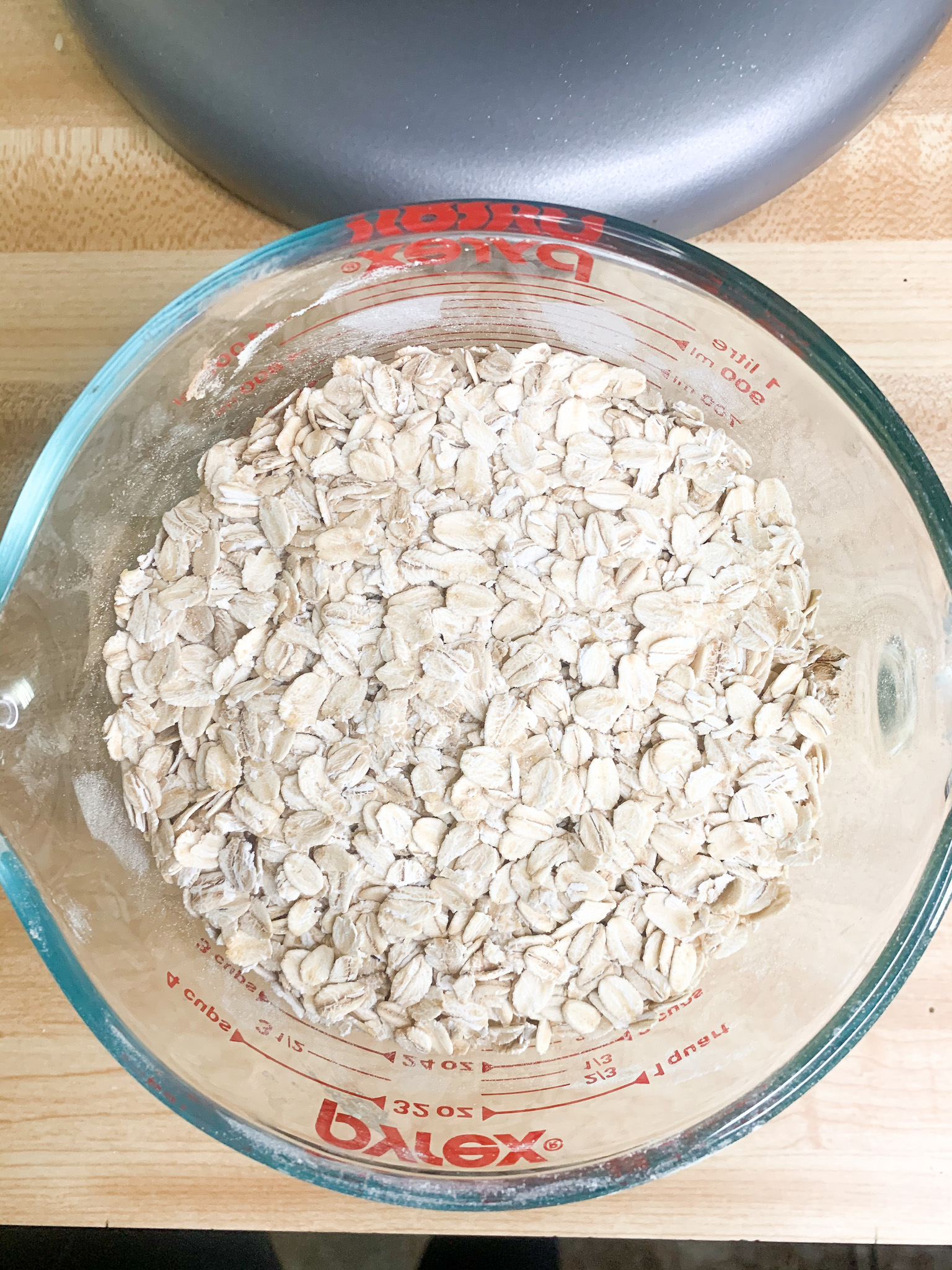 oats in a bowl 